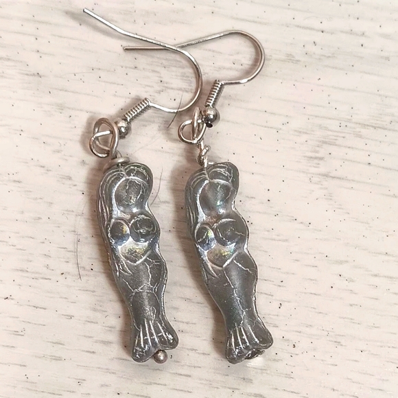 🍒 Dangle Hand Crafted Earrings Silver Mermaid Goddess Earrings 🐥 - Picture 1 of 3